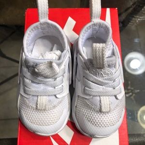 Baby Girl Whit Huaraches